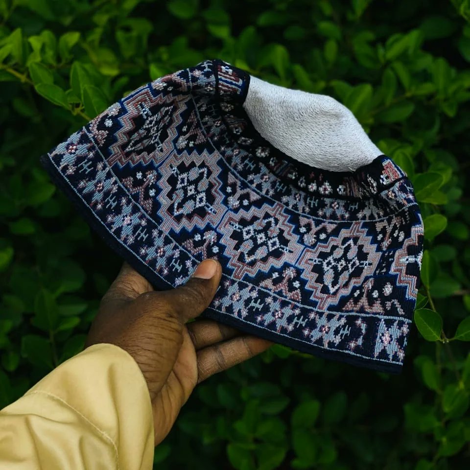 capsprodoos's tweet photo. Upgrade your style game with our handmade caps! Made with expert craftsmanship and high-quality materials, our caps are the perfect accessory to take any outfit to the next level. Whether you're dressing up or dressing down, our caps add a touch of sophistication and style to 😎 https://t.co/n2QV4eSKJD