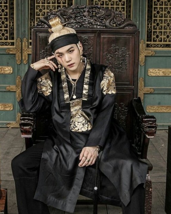 min hana⁷ 🪭arirang tweet media