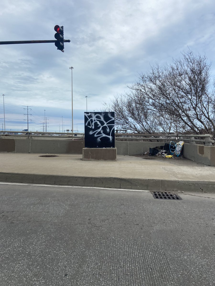 _MarkPure32's tweet photo. You never know what you’ll see����👀👀 @graffitichicago @Chicago_History @chicago_pod @Hiphopgraffiti_ #graffitiart #graffiti #Chicago #ChicagoHistory #Fullertonartgallery #StreetArt #streetphotography #streetphotographer https://t.co/uMxJtqaA65