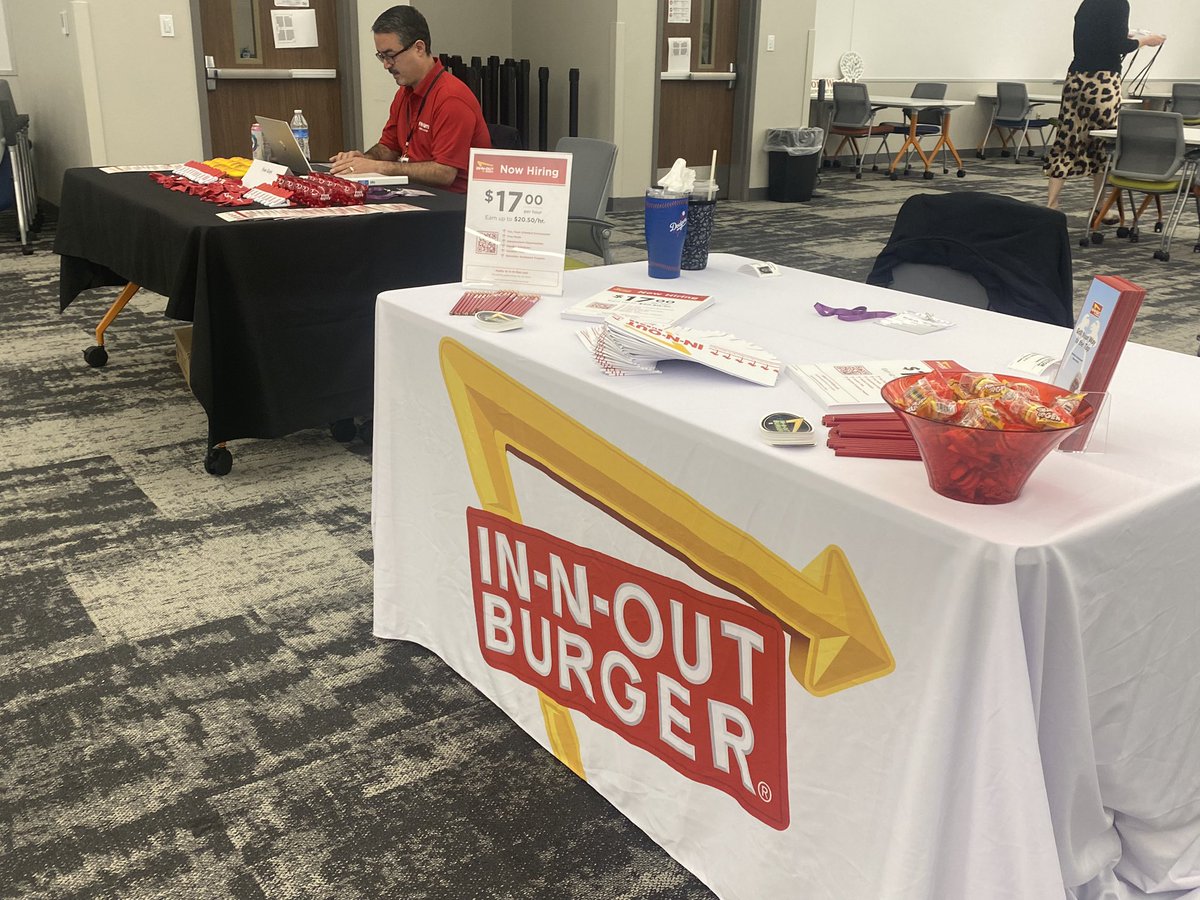 🤝 We are connecting students to careers at our annual Internship &amp; Hiring Fair, co-hosted by the Fort Worth Chamber. Over 400 #CareerTechEd juniors and seniors are meeting with nearly 50 businesses and organizations across Tarrant County. 
#partnershipsmatter
#cteworks
#gspoc