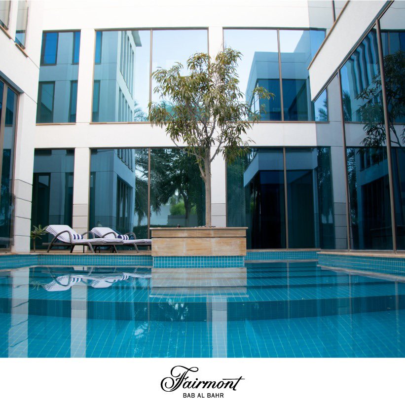 Discover tranquility amidst our shades of blue and lush greenery at our stunning villa and surrounding outdoor space.

اكتشف الهدوء والسكينة وسط درجات مميزة من اللون الأزرق والاخضر الفاخر في فيلتنا الرائعة والمساحة الخارجية المحيطة بها.