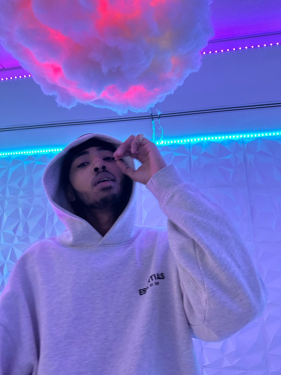 dayswayze's tweet photo. dat shit kicked in like a 2x world champ https://t.co/6HdJ4tyniJ