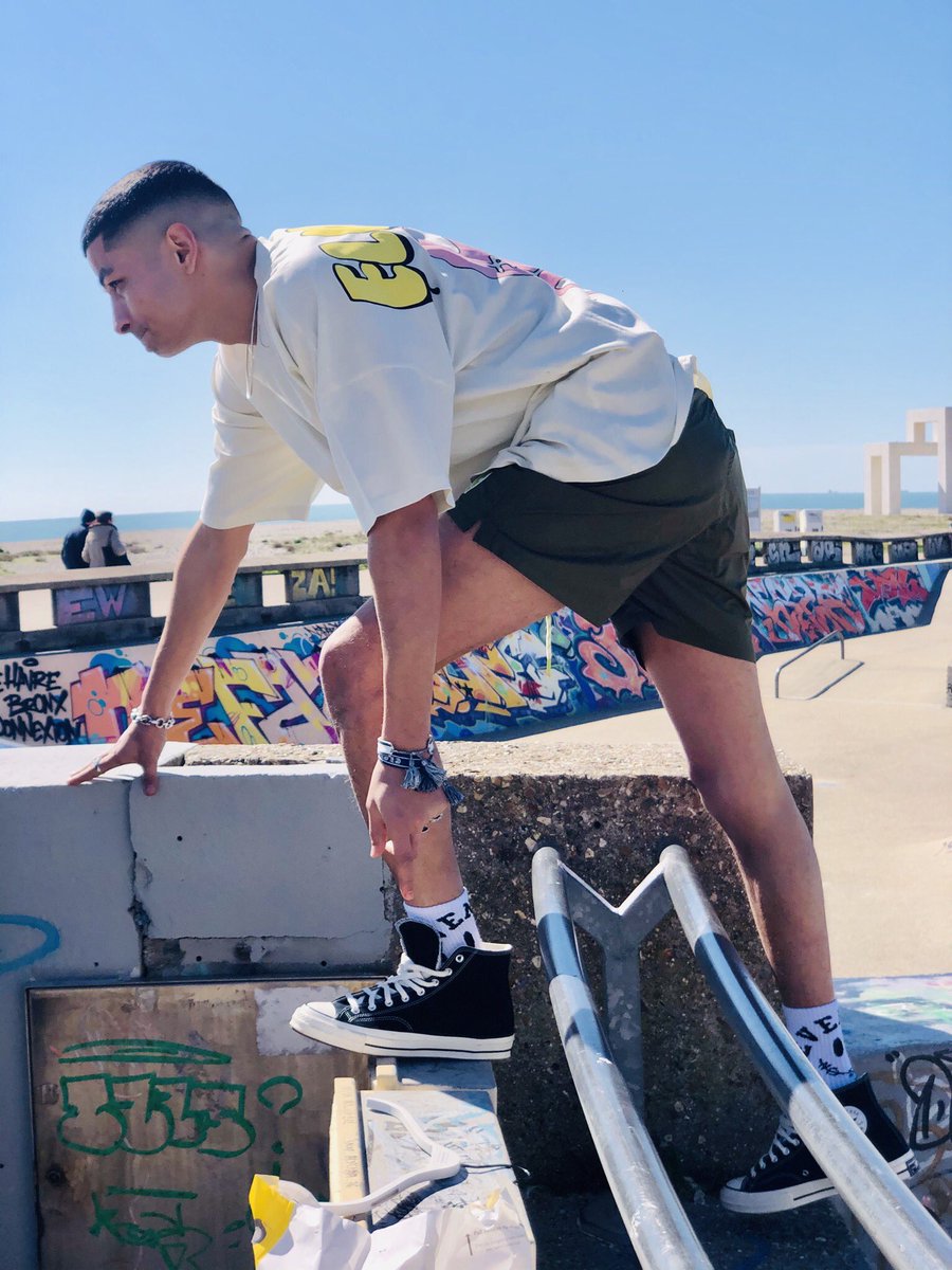 LHsansfiltre's tweet photo. Another Fucking Bonjour Madame 🤣
Croisé ichiir0 en shooting pour elevenparisofficial avec une équipe qui découvrait LH et le skatepark 😍😍😍 #boutdumonde
#lehavresansfiltre #elevenparis #streetwear #sunnyday🌞 #skatepark #lehavre #mode #fashion #model #newcollection #sweetshirt https://t.co/1lzHM3dp8M