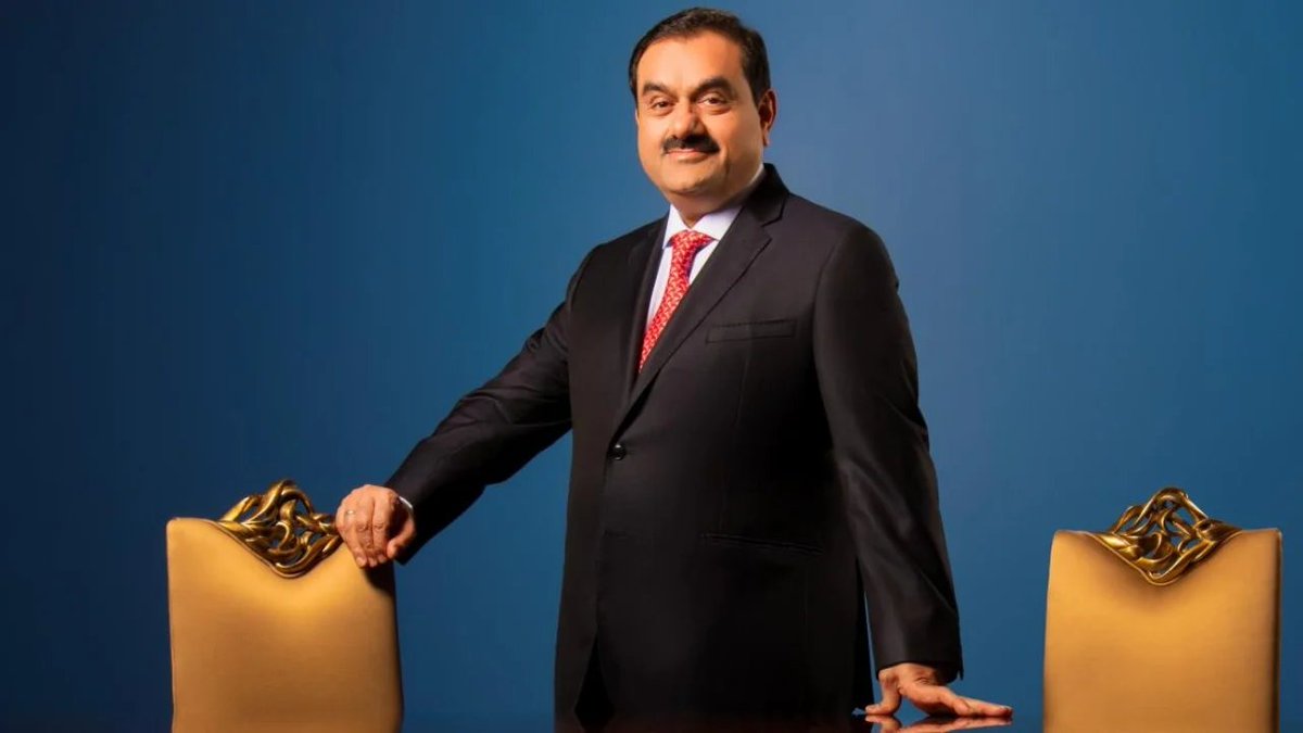 अडानी का एक और खेल..  

महाराष्ट्र में Adani Group ने मार्च की नीलामी में चार कोल ब्लॉक जीते। इस नीलामी में अडानी ग्रुप के अलावा एक और कंपनी थी।

नाम था: Cavill Mining Pvt Ltd.

ये कंपनी Adicorp Enterprises की मुख्य प्रमोटर है और Adicorp का नाम हिंडनबर्ग रिपोर्ट में आया था।