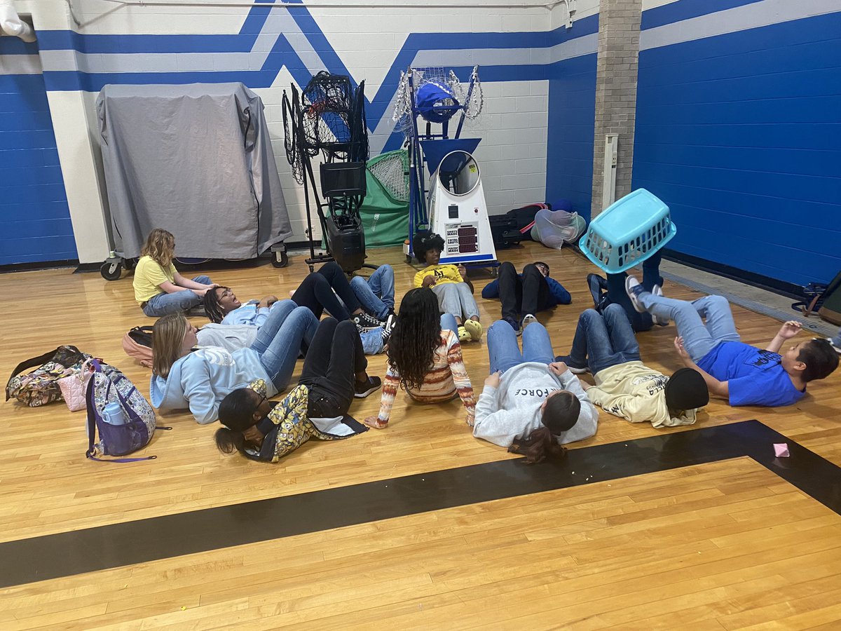 JazminParisSTEM's tweet photo. Team building with @NISDJaySEA . Our future Mustangs @NISDJonesSTEM hard at work ! https://t.co/WEDl0To23X