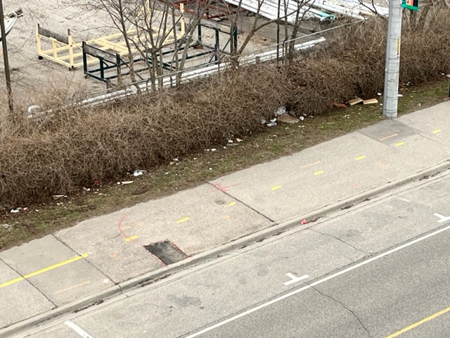 JynneLS1967's tweet image. Do you see the lack of attention going to #PortCredit's #garbageproblem? This is Port Street views from above. It's one street among many. Do you see @citymississauga @BonnieCrombie  @RudyCuzzetto #TeamRudy #MississaugaLakeshore #Mississauga what non-locals do when they visit.