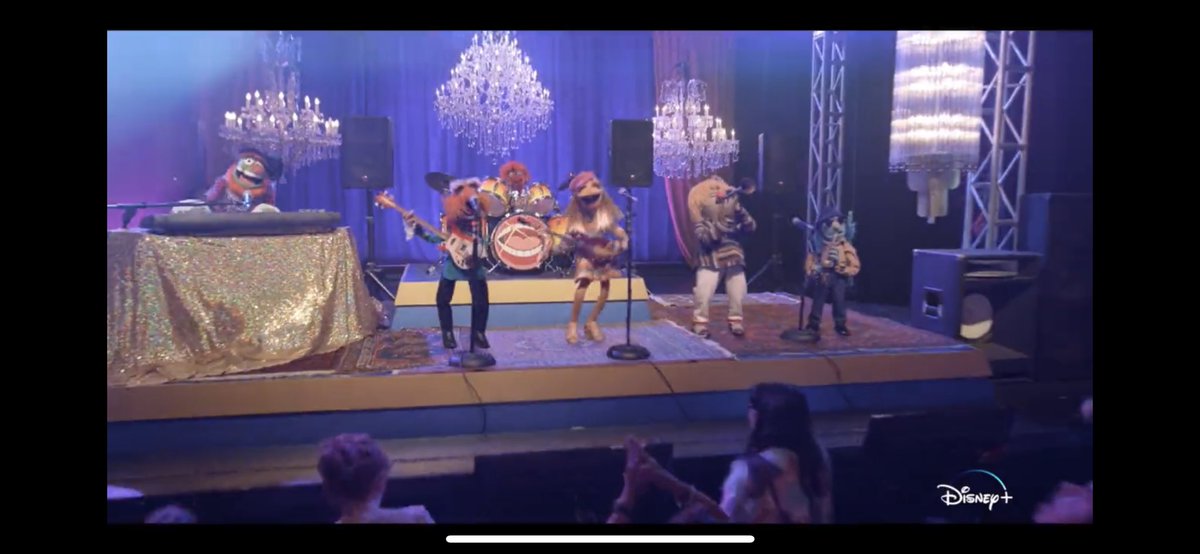 ericlondergan's tweet image. I had no idea Lips was thicc.

More like Hips, amirite? #muppetstwt