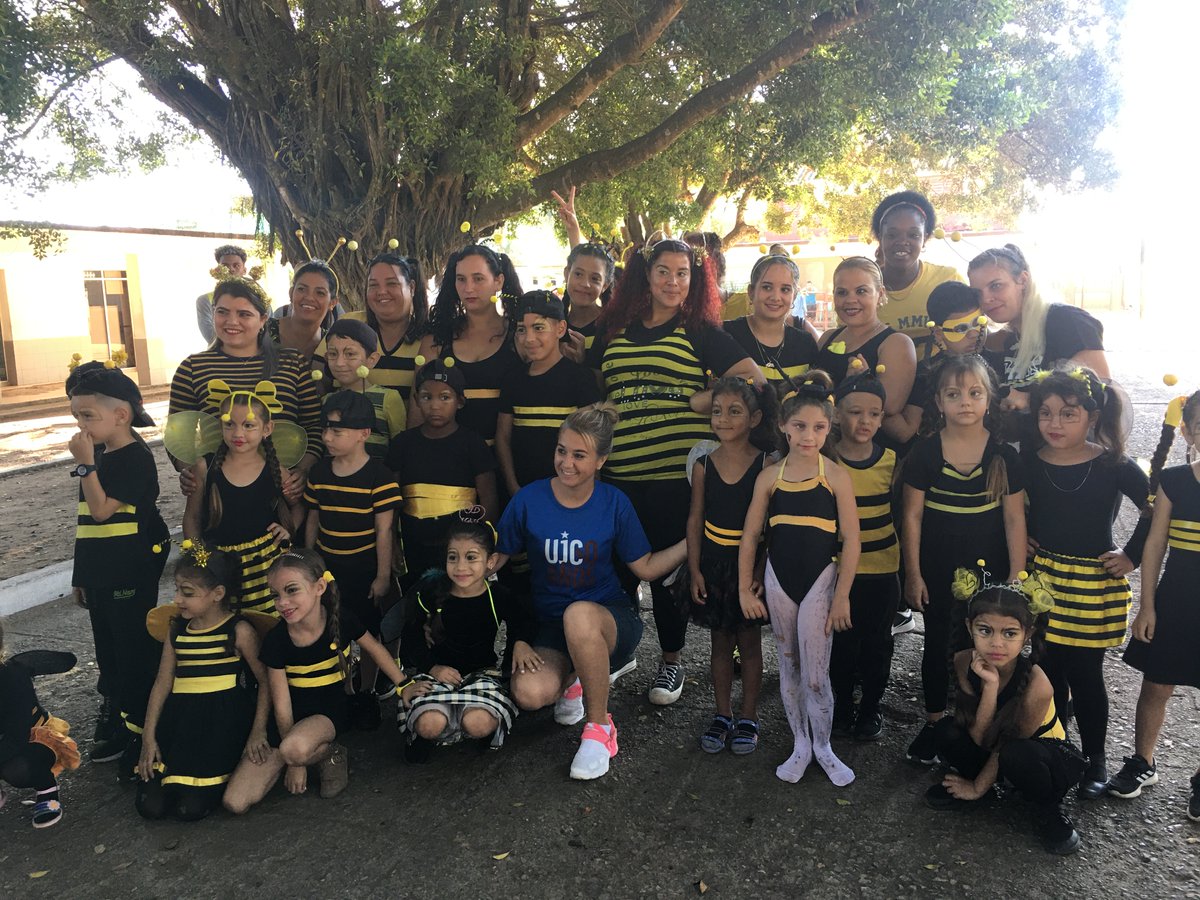 PrimariaFraga's tweet photo. La escuela René Fraga Moreno celebra el #4DeAbril junto a la comunidad, en saludo a los aniversarios 62 de la OPJM y 61 de la UJC. #UJCSantoDomingo #VillaClara https://t.co/EETYgEXttc