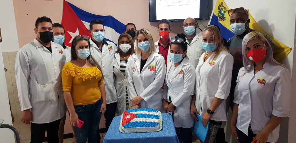 Somos una nación que sufre el más cruento bloqueo de la historia de la humanidad y a 
pesar de esto brindamos al mundo en momento de crisis profesionales de la salud 
capaces y dispuestos a salvar vidas. #UnaMejorJuventud #CubaPorLaVida 
#CubaCoopera <a href="/cubacooperaven/">Brigada Médica Cubana en Venezuela</a> <a href="/UJCdeCuba/">UJC de Cuba</a>