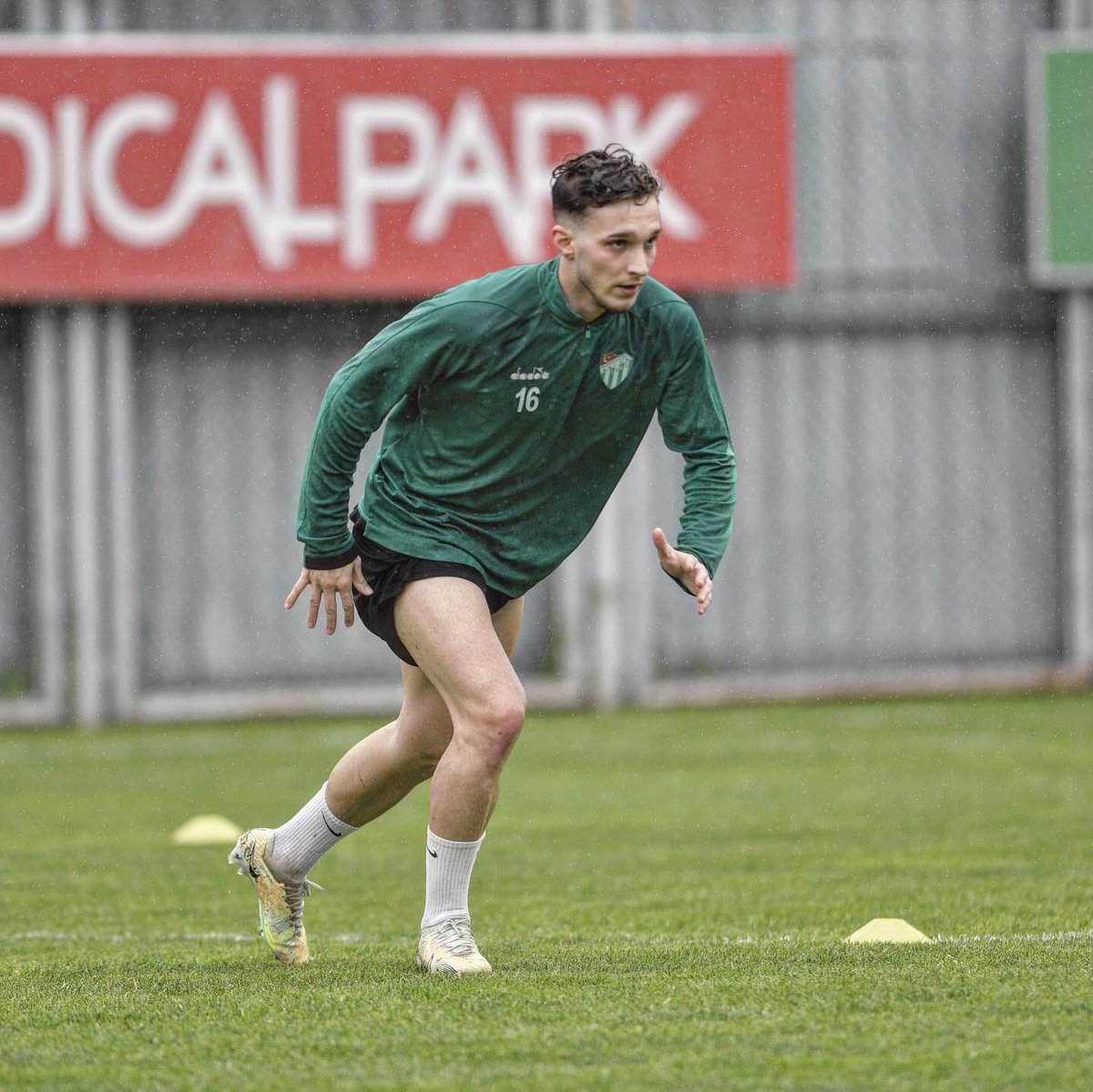 erengguler's tweet photo. 🐊 @BursasporSk https://t.co/TIwk7Xtpse