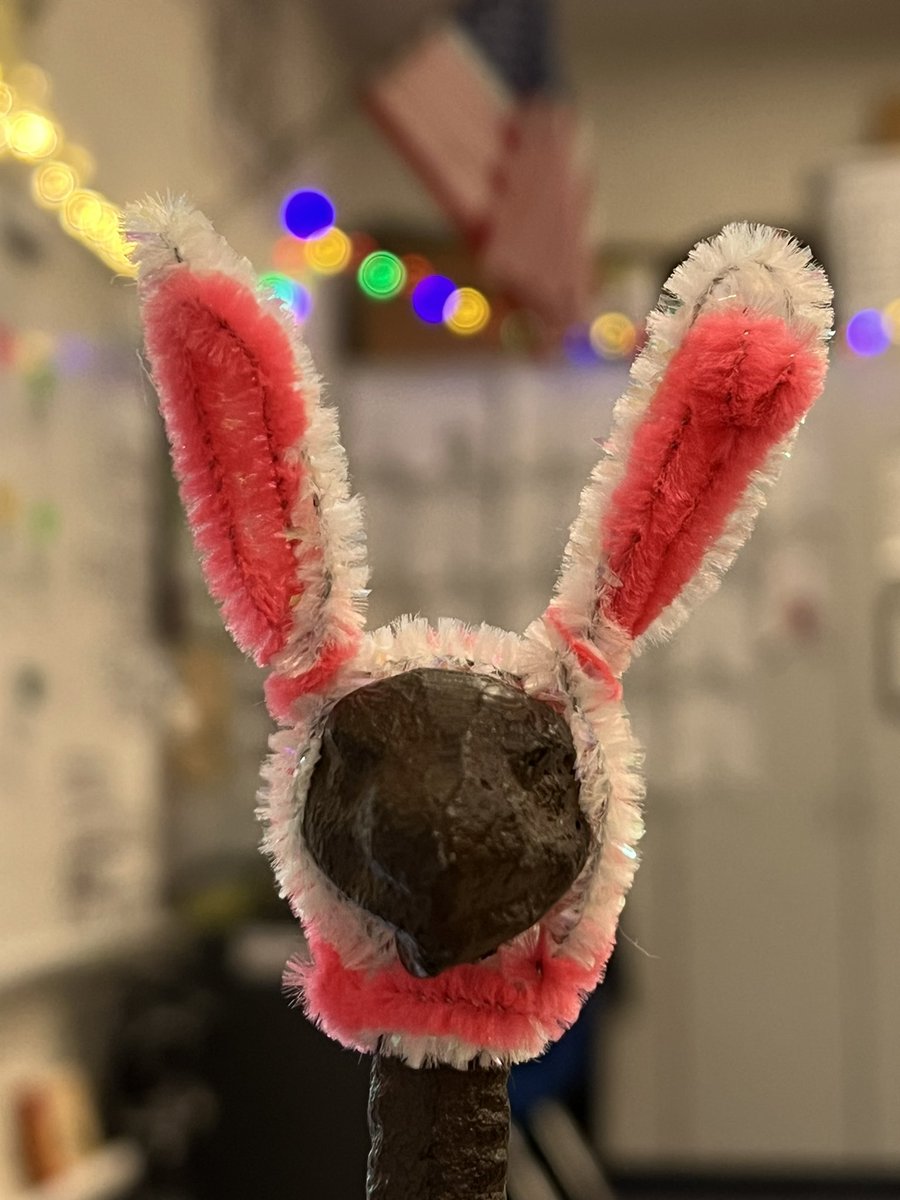 MissHocking4th's tweet photo. Hoppy Spring from our resident dinosaur!!! @SLCSBartlett #spring #dino https://t.co/gNz6v9r1nU