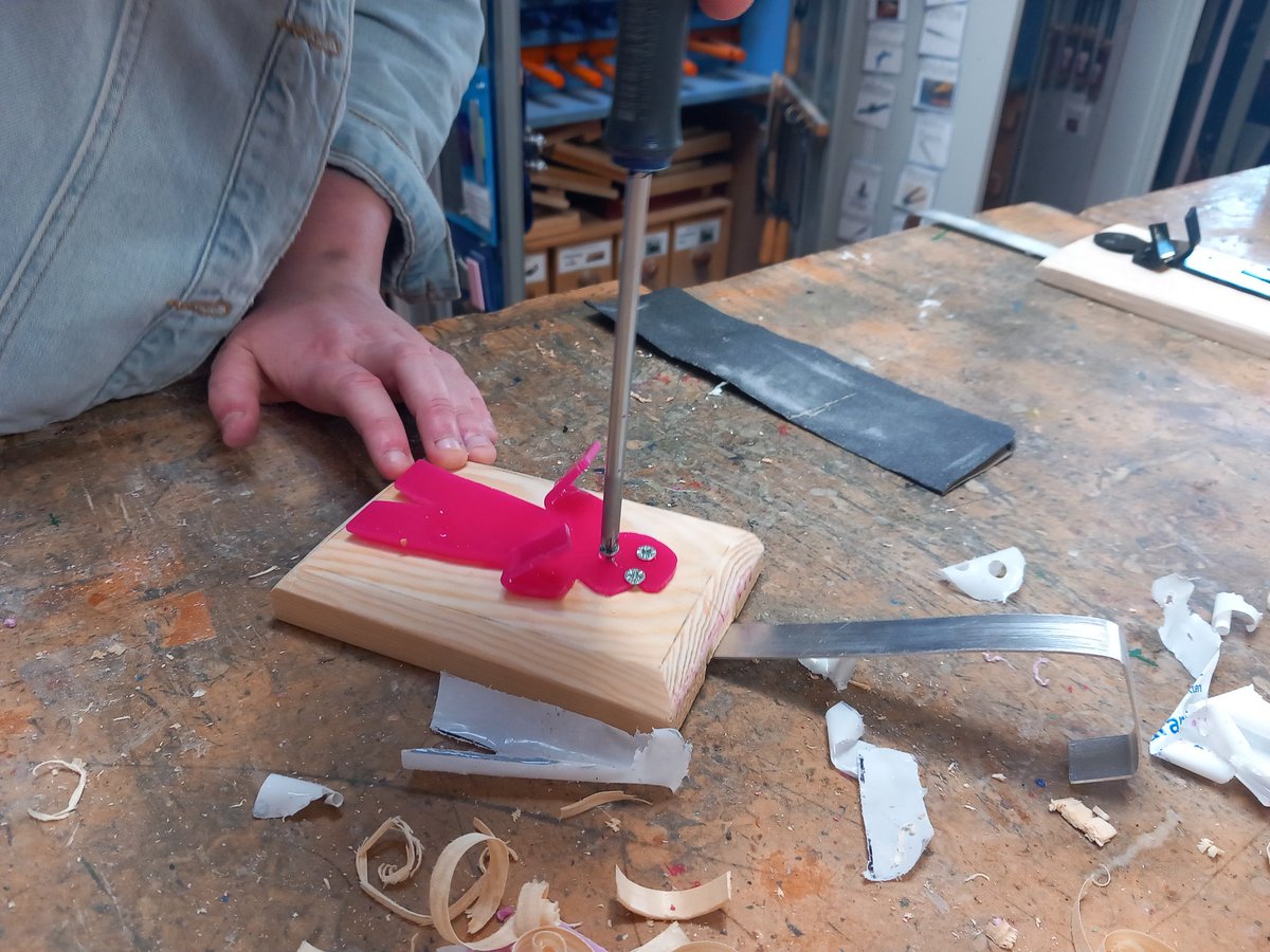 Art student teachers doing a bit of D&amp;T subject knowledge enhancement at Bradfields today! Thanks for hosting and teaching <a href="/makethisway/">Make This Way (John Walker)</a> <a href="/FortisTrust/">Fortis Trust</a>!
<a href="/CCCUTeacherEd/">CCCU Teacher Education</a> <a href="/KentArtTeachers/">Kent Art Teacher Network</a>  <a href="/CCCUArtsHumsEd/">CCCU Arts, Humanities & Education</a>