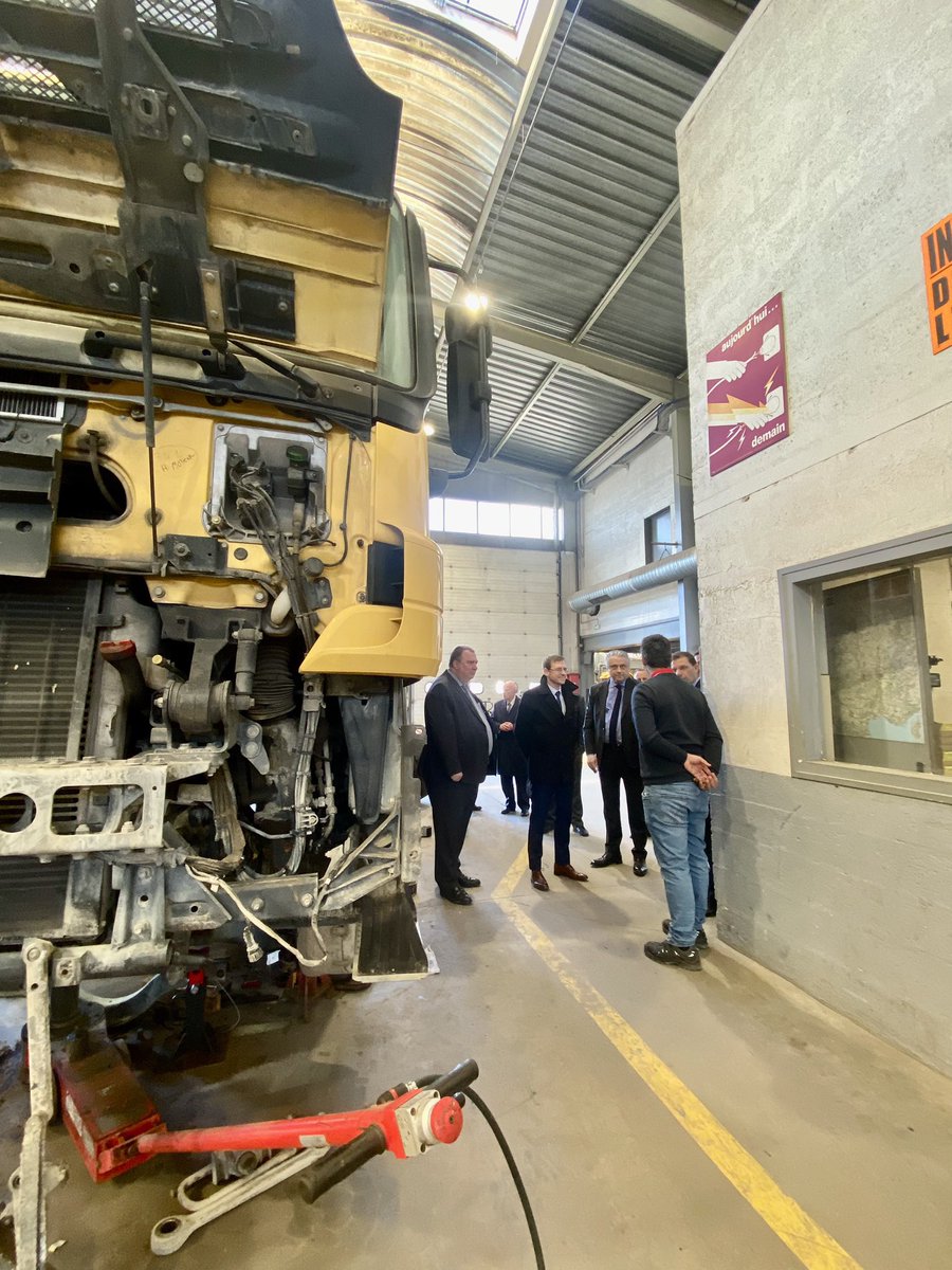 PKuchly57's tweet photo. Visite de l’entreprise familiale #Fayolle 1500 salariés dont plus de 800 en @valdoise avec @Prefet95 #DDETS95 et #PoleEmploi95

@CCI_95 @CCI_Paris_IdF @ccifrance @CEEVO95 https://t.co/tetuV1dFiM