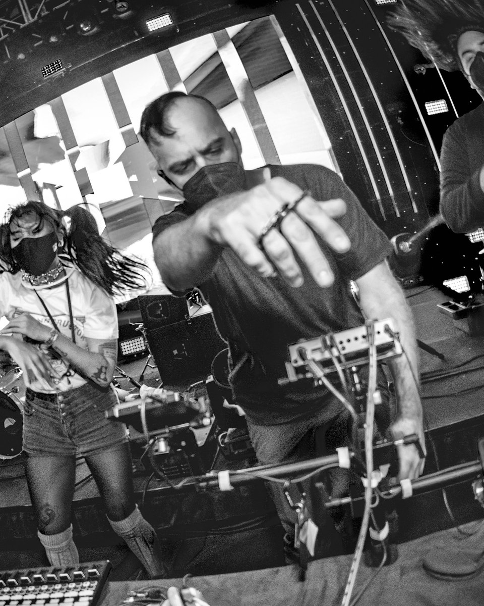 hey new followers 👋

my name is Jeremiah and I produce high-concept, low-tech rave anthems as Nullsleep. I've spent the past 20+ years studying the development of electronic music both inside and outside the club while mutating genres in my own work.

thx for joining the cult 🙃