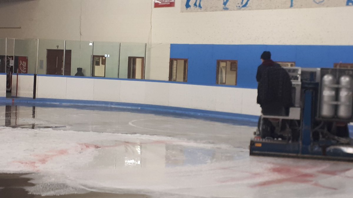 OronoArena's tweet photo. Hey @claringtongaels we are almost ready for you!  

Dry pad rentals for lacrosse and ball hockey will be available starting next week. 

Email Elaine at arena@oaaa.ca for details and availability. https://t.co/wZG9tmJcBj