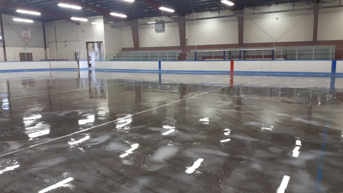 OronoArena's tweet photo. Hey @claringtongaels we are almost ready for you!  

Dry pad rentals for lacrosse and ball hockey will be available starting next week. 

Email Elaine at arena@oaaa.ca for details and availability. https://t.co/wZG9tmJcBj