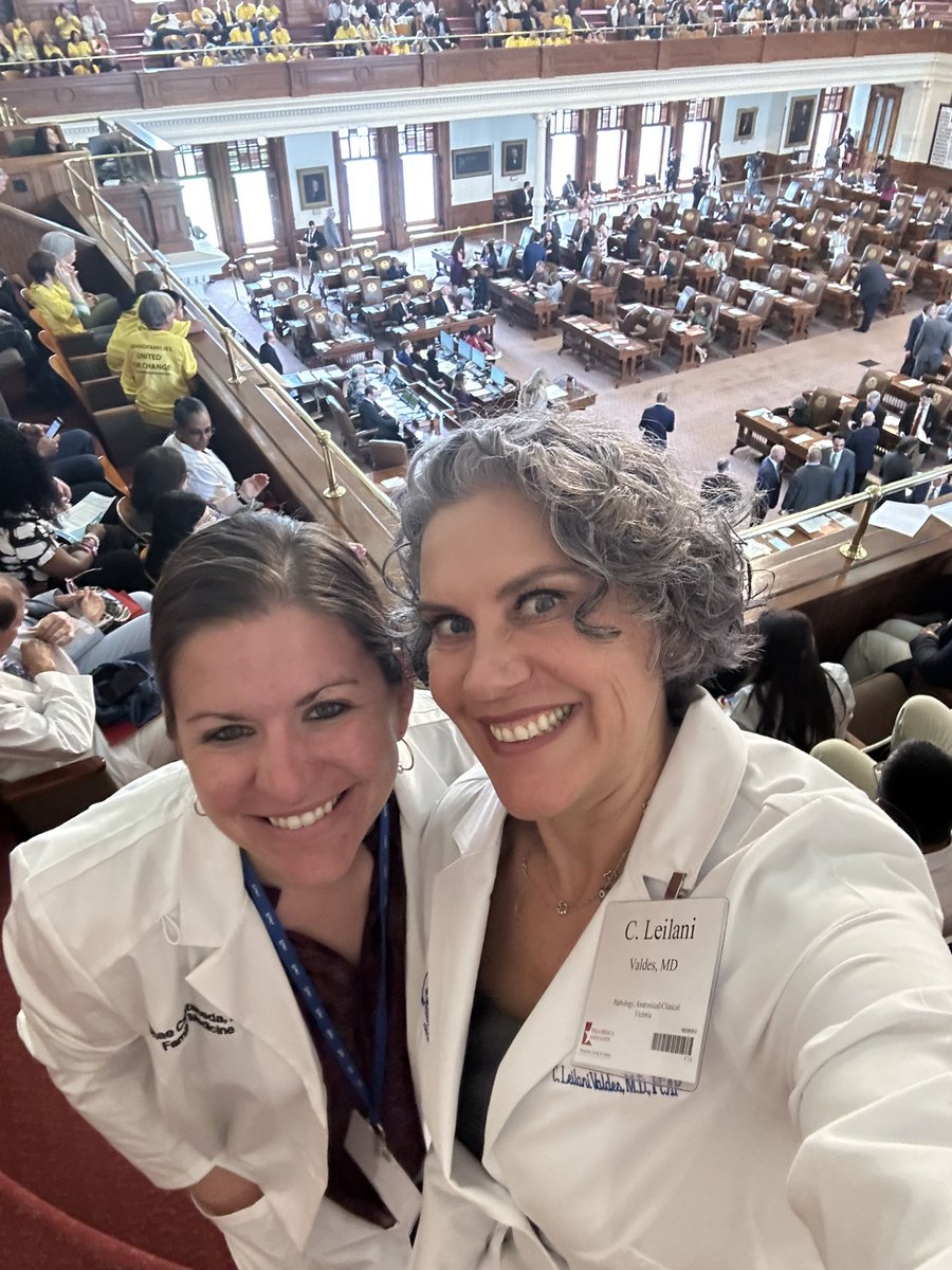In the Texas House chamber with @texmed @TexPathol after making the rounds to our reps #advocating for #pathologists and #ruralmedicine
@HerrPath @GregHoslerMDPhD @AJoeSaad1 @vgprieto14 @SuntreaHammer @CitizensMedical