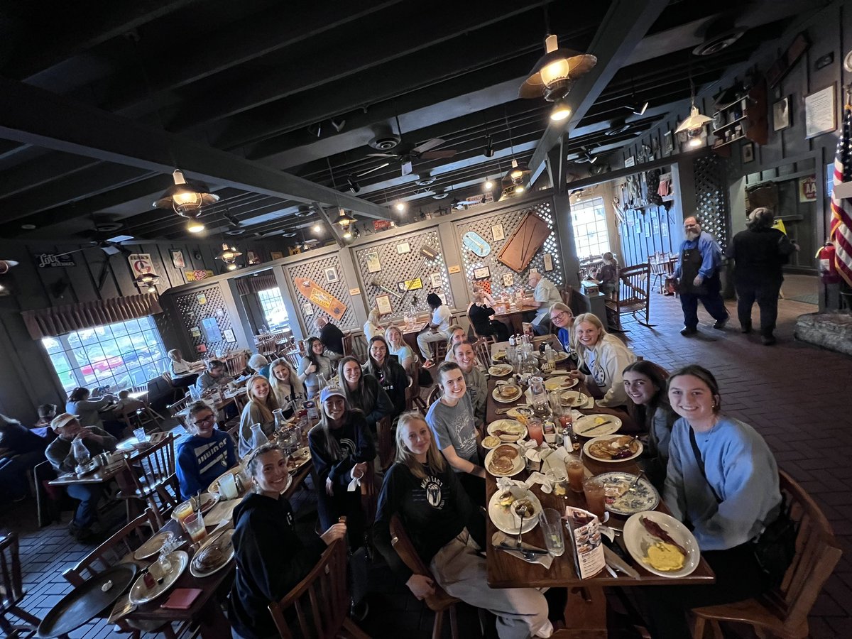 METrackField's tweet photo. Pre-meet preparation w/team breakfast @CrackerBarrel https://t.co/Q1IWzjTNCk