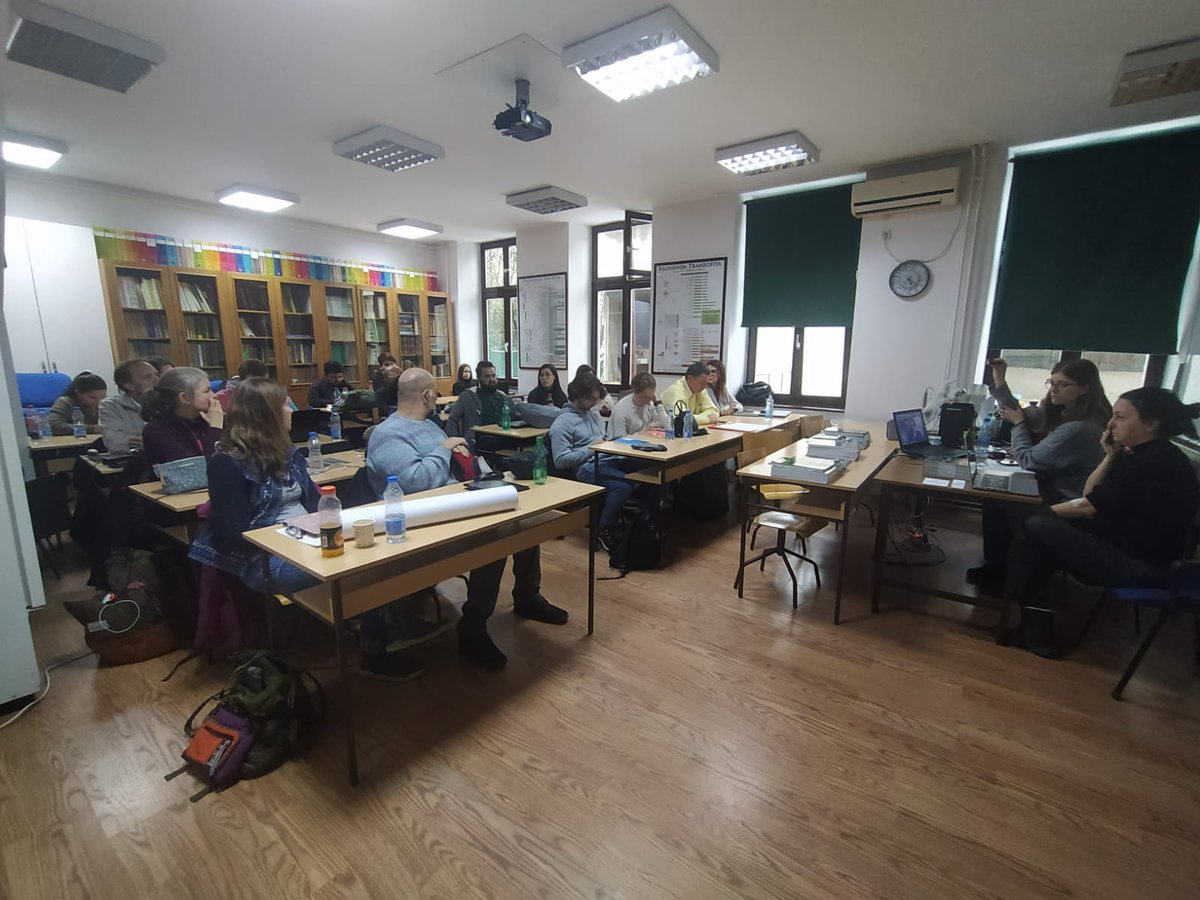 ParAqua_CA20125's tweet photo. Final round table on isolation and culture of #ZoosporicParasites and how to interact with global and EU initiatives like @MIRRI_live @ECCO_Meetings and WFCC here at our ParAqua Training School. with @LauraGarzoli @alenagsell @MissSynedra @COSTprogramme https://t.co/M3hsuxzUeA