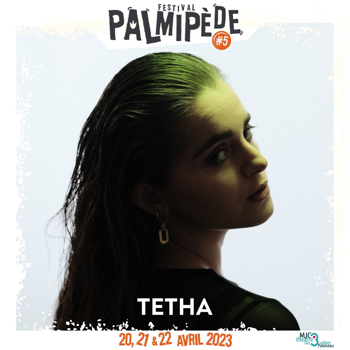 MJCPalaiseau's tweet photo. #FestivalPalmipède2023 Artiste n°6: TETHA
🎶La voix de TETHA est en maitrise, presque chuchotée, en retenue et en tension constante, et laissant place à des ouvertures puissantes📢.
Découvrez son dernier clip🎬:
👉https://t.co/xp4SMFSq8Q
#festival  #Concerts #Essonne #Palaiseau https://t.co/fovqL5VULK