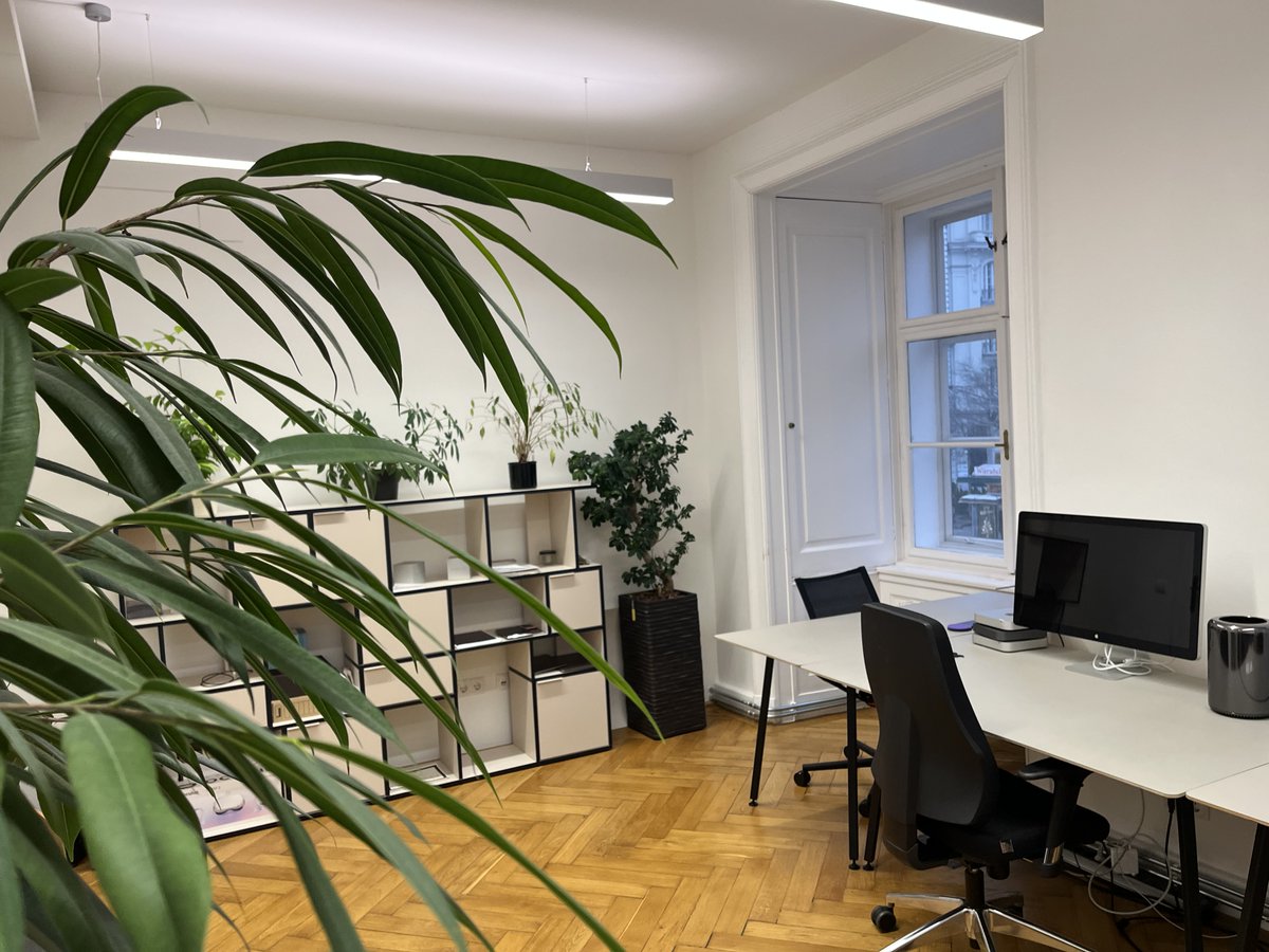 brokenrules's tweet photo. We are looking for new people to use this beautiful room in our shared office in Vienna! 
Situated right in MQ with a view on the Volkstheater!
🪟🪴🚪🏛️
You will share a small kitchen, meeting room and  internet with us, as well as lots of good times!
And you'll also have a door! https://t.co/yR5SZSFlqO