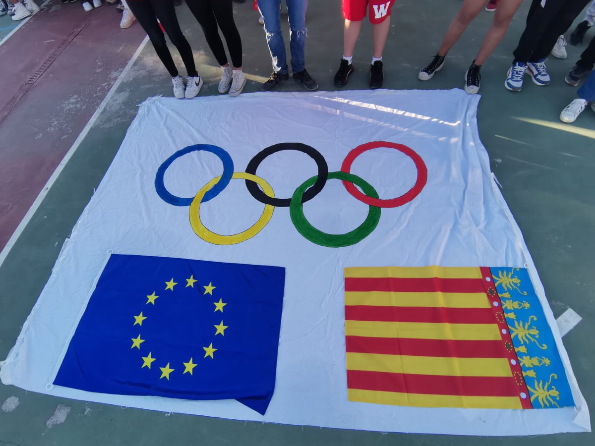 IES Torrellano tweet media