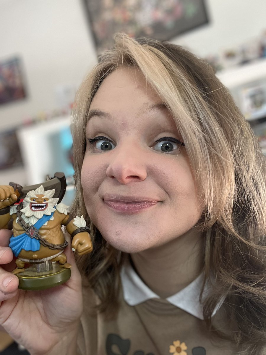 StarlessJV's tweet photo. Allez, aujourd’hui on attaque la dernière créature divine sur #ZeldaBOTW ! Il était temps 😅 #Pipelette 
(Oui je profite d’un selfie en sortant du coiffeur j’avoue, vu le prix que ça coûte 🤓) 

https://t.co/UhPkOMN5Fr https://t.co/WIFoRvY4US