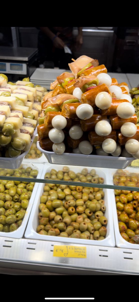 Arvanitaris's tweet photo. Parada obligada en el mercado de san miguel, aceitunas rellenas! Pectaculares! #mercadosanmiguel #madrid https://t.co/LFEetRm39C