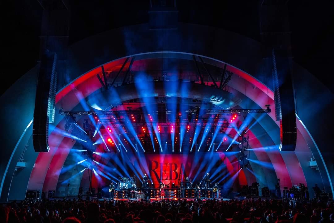 BanditLites's tweet photo. Lighting up Reba at the Hollywood Bowl! 

Lighting design by Matthieu Larivée with LUZ Studio 

LD Andy Knighton 

#GigLife https://t.co/BWnNyoNRb3