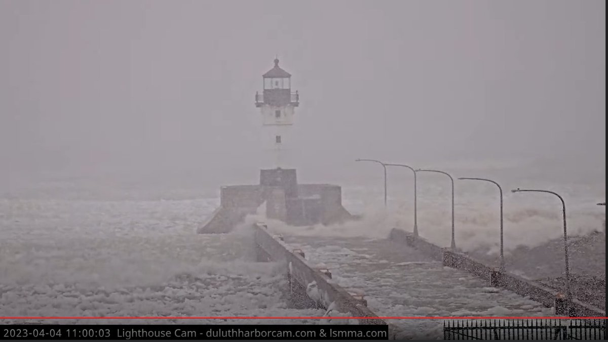 NWSduluth's tweet photo. This cam is worth a view: https://t.co/fses5NFNOR https://t.co/rLiFSCfeXo