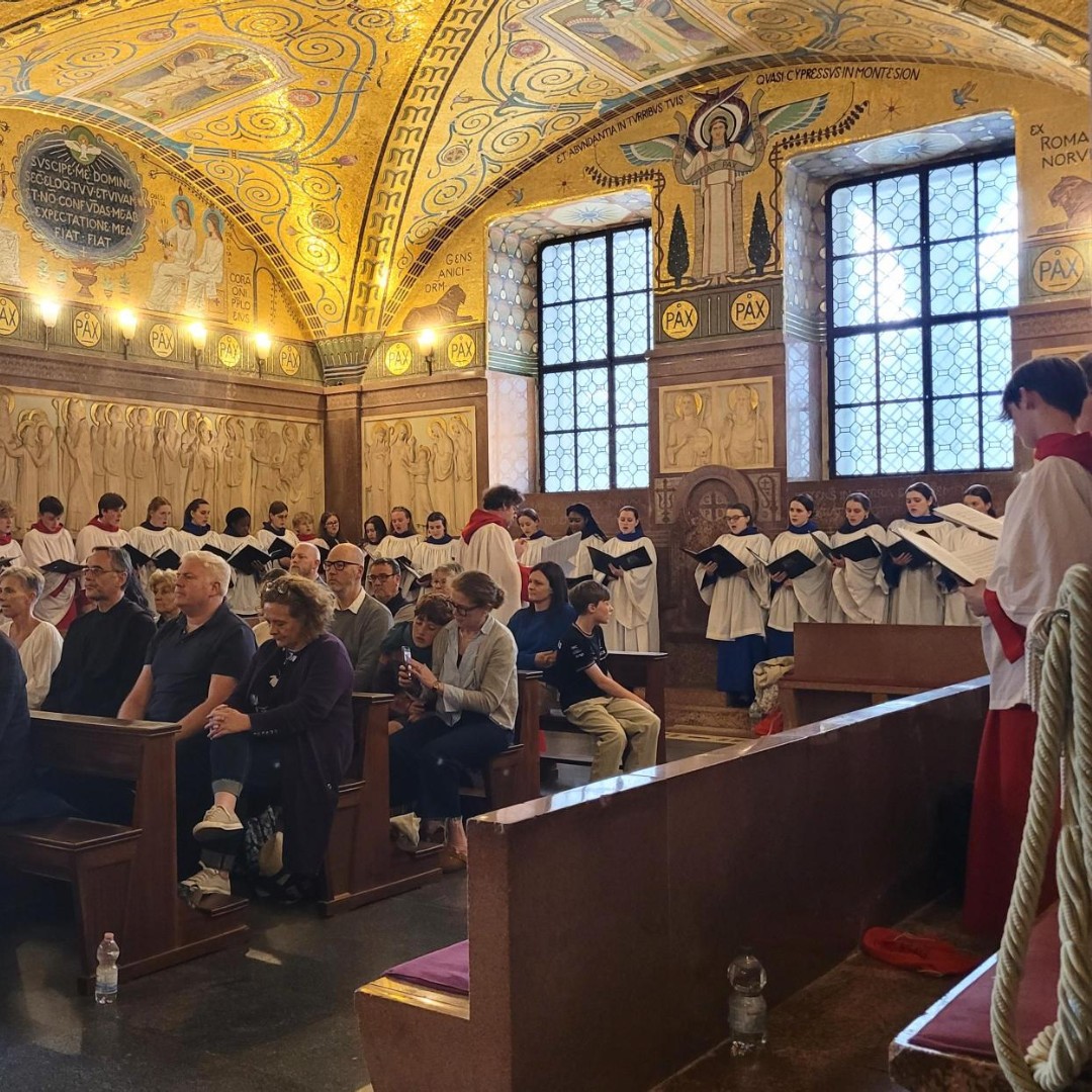 AmpleforthColl's tweet photo. An amazing final day for the Schola visiting Monte Cassino where St Benedict founded his monastery and where he &amp; his sister Scholastica are buried. We celebrated Mass in the beautifully ornate crypt of the church, &amp; the choir members received St Benedict pendants #compassforlife https://t.co/TuUSKK3QES