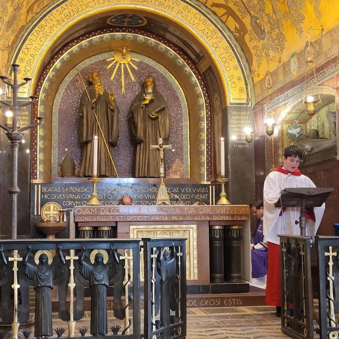 AmpleforthColl's tweet photo. An amazing final day for the Schola visiting Monte Cassino where St Benedict founded his monastery and where he &amp; his sister Scholastica are buried. We celebrated Mass in the beautifully ornate crypt of the church, &amp; the choir members received St Benedict pendants #compassforlife https://t.co/TuUSKK3QES