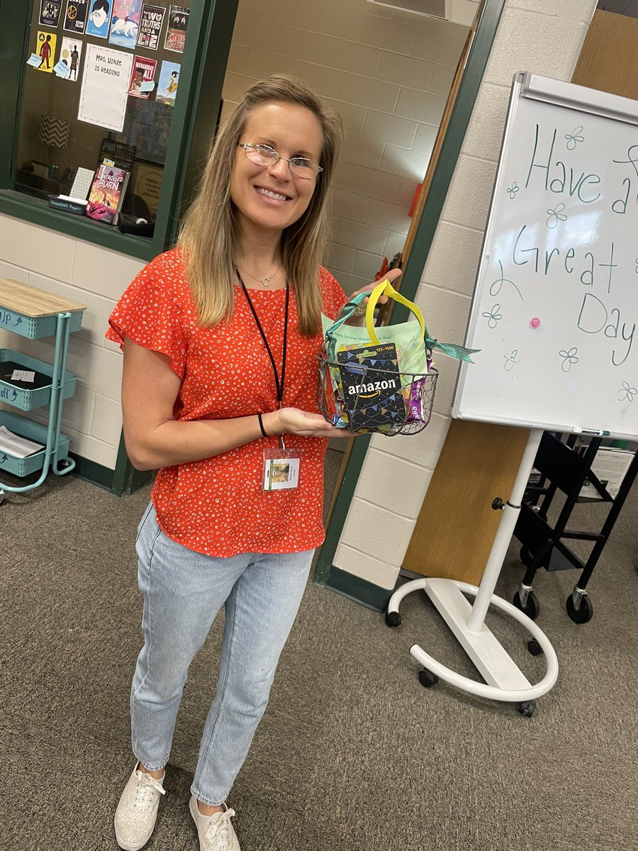 eroyervides's tweet photo. We appreciate all you do for us! @nicolehinze618 https://t.co/vZr7lcpi5M