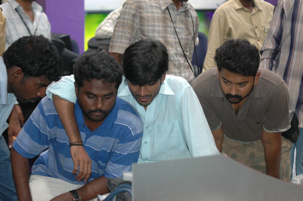 dhanushUHD_offl's tweet image. #YaaradiNeeMohini HD Still !!
Size: 2MB (2240×1488)
Drive: bit.ly/3zwiwXS
#15YearsOfYaaradiNeeMohini
#CaptainMiller @dhanushkraja