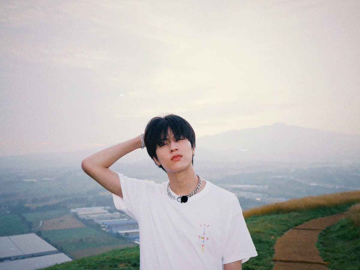 루토오빠 이제 스물살이라니.. 흐억 시간이 참 빠르네ㅜ 항상 트메들한테 이뿌게 행복하게 해주고 무대에서 짱 멋있는 모습 보여줘서 고마워요잉 !! 항상 건강하고 행복햇음 좋겠구 앞으로도 스껄하게 살아보자구여ㅎㅎ~ 아이시떼루양 🤎 <a href="/treasuremembers/">TREASURE</a>