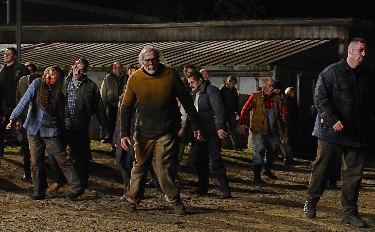 In a nightmarish world where zombies rule and humans are the minority, two families are locked in a struggle for power and control over the fate of the undead. 

🎥: SURVIVAL OF THE DEAD (2009), dir. George A. Romero (NIGHT OF THE LIVING DEAD)