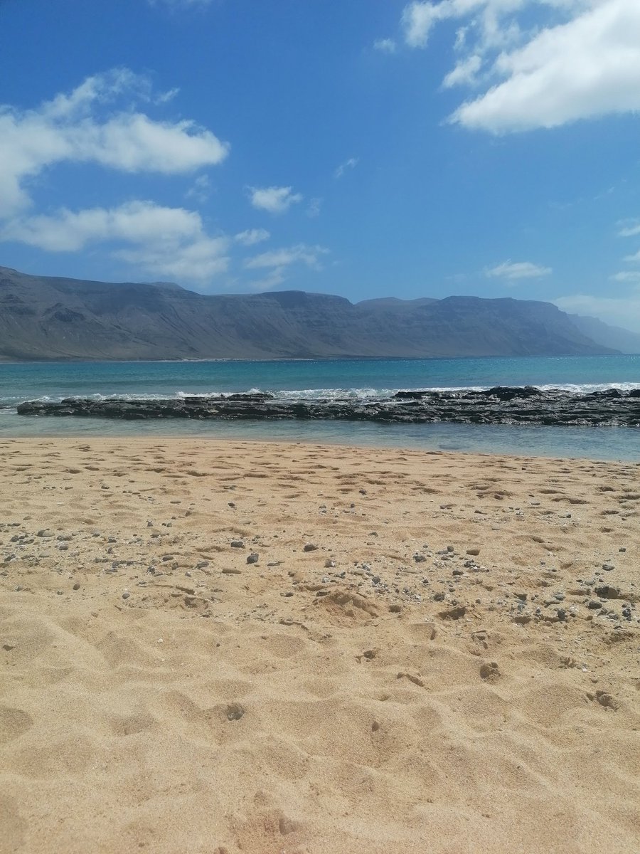 Fabulous day on the island of #LaGraciosa, it has no roads, the streets are just sand, it's like going back in time & the beaches are stunning, we didn't see any #naturists but I'm sure you could if you are happy to hike a bit, defo worth the trip over if you are in #Lanzarote