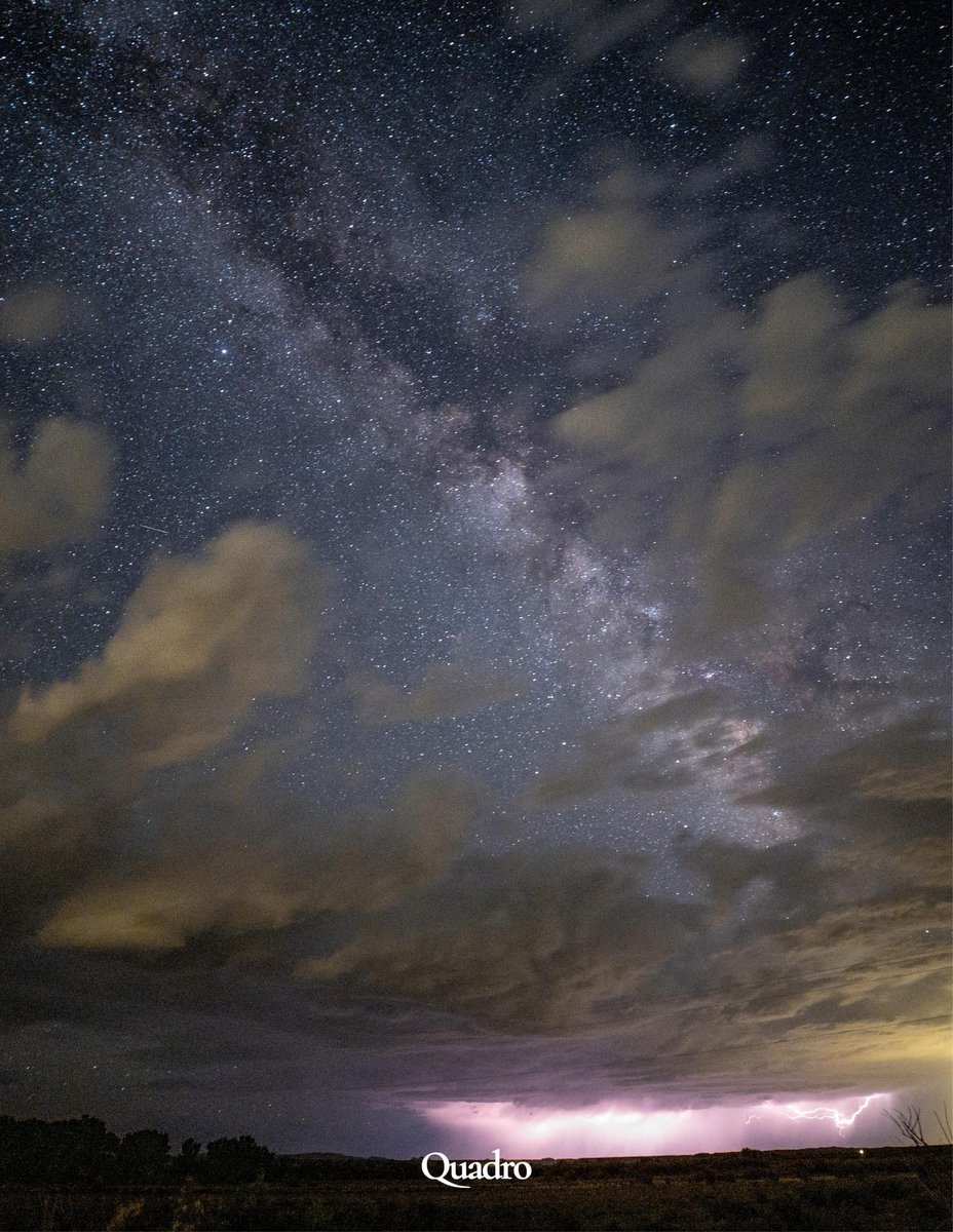 Capt_Danger's tweet photo. Star and sparks over New Mexico https://t.co/2kGUnLnBYZ
