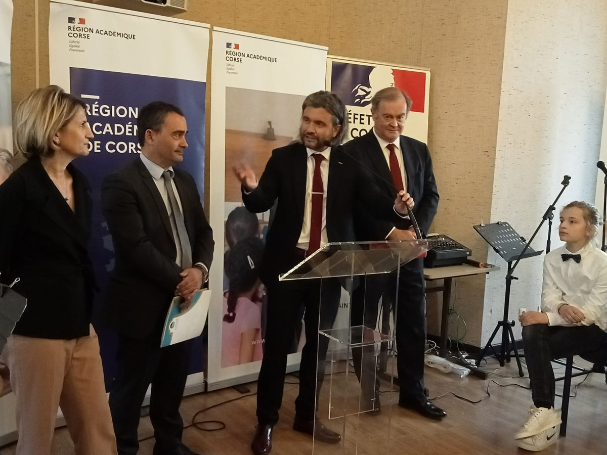 📸 Le recteur a rappelé: 'Ce que nous avons voulu, c'est le respect d'une histoire'. 'Le rectorat que nous voulons construire se tourne aussi vers la modernité. C'est l'avenir, que nous avons vu chanter et danser ce matin' avec la prestation des élèves du Laetitia et Fesch.