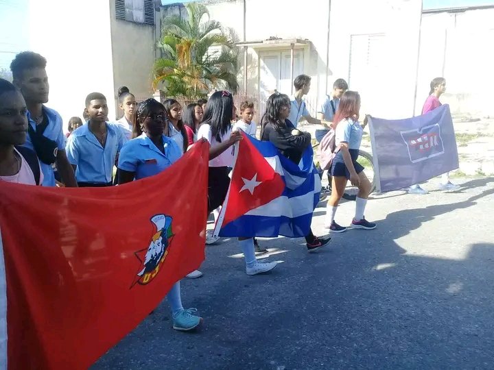 WilberR37373005's tweet photo. Muchas felicidades a nuestros pioneros y jóvenes. #dmesanluis. #dpestgo. #SantiagodeCuba. @elsa_ena .@RaulSamon https://t.co/KMZDvmbZCV