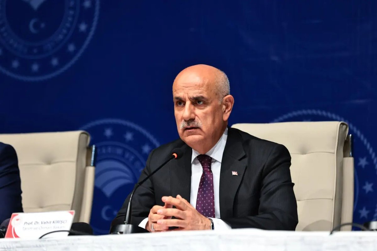akpartidenizli's tweet photo. İl Başkanımız Sayın Yücel Güngör ve yönetim kurulu üyelerimiz, Tarım ve Orman Bakanımız Sayın @vahitkirisci başkanlığında düzenlenen Denizli Tarım Sektörü Temsilcileri Toplantısı'na katıldılar.

"20 yıllık dönemde 20,8 milyar liralık destek sağlamış olduk." https://t.co/aDHb2oDyeH