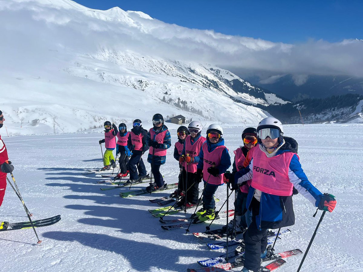 mgs_juniors's tweet photo. Day 3 has been a glorious day of skiing! We've travelled a lot across the mountain and the boys marvelled at how we broke through the clouds - it felt like we were on top of the world 🌎 https://t.co/ct4pgipY0A