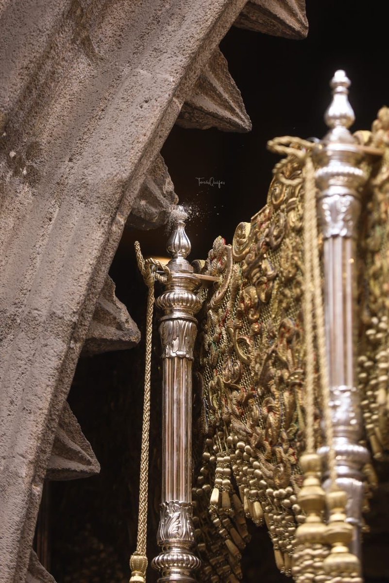 La lucha entre la piedra y la plata. ⁦<a href="/HdadSanEsteban/">𝐇𝐞𝐫𝐦𝐚𝐧𝐝𝐚𝐝 𝐝𝐞 𝐒𝐚𝐧 𝐄𝐬𝐭𝐞𝐛𝐚𝐧</a>⁩ Foto. ⁦<a href="/TQuifes/">Tomás Quifes</a>⁩