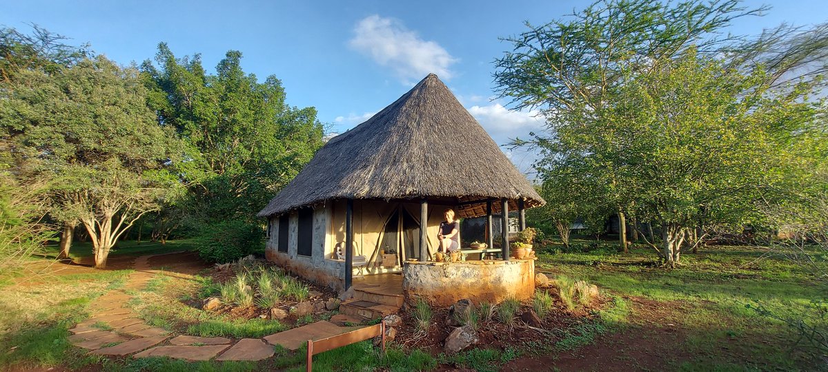 ianwright9968's tweet photo. First night of our Easter Adventure as @WJW and I meander our way to Diani Beach. Staying at @OloloLodge. This is such a great lodge on the edge of Nairobi National Park. https://t.co/WkZesFK6tk
