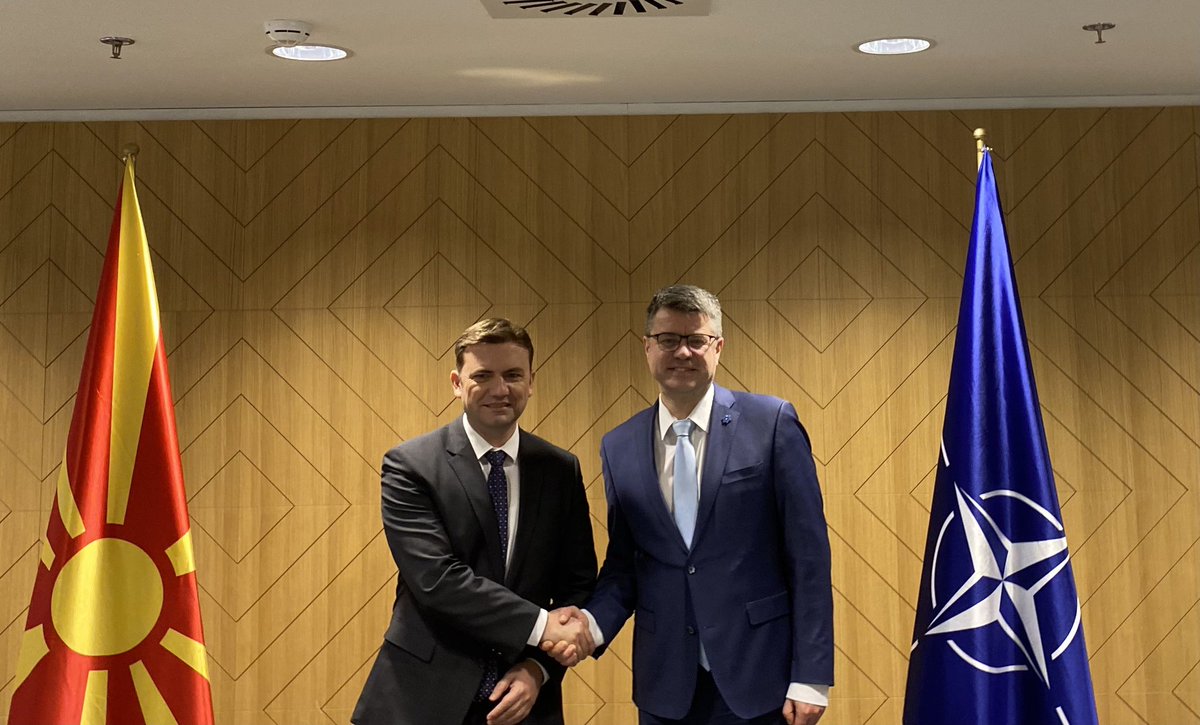 On the side of the #NATO Foreign Ministers meeting in Brussels 🇧🇪I met with <a href="/Bujar_O/">Bujar Osmani</a> to discuss 🇪🇪-🇲🇰 relations &amp; #NorthMacedonia's #EU integration.

I thanked 🇲🇰 for their contribution to the security of #Europe.