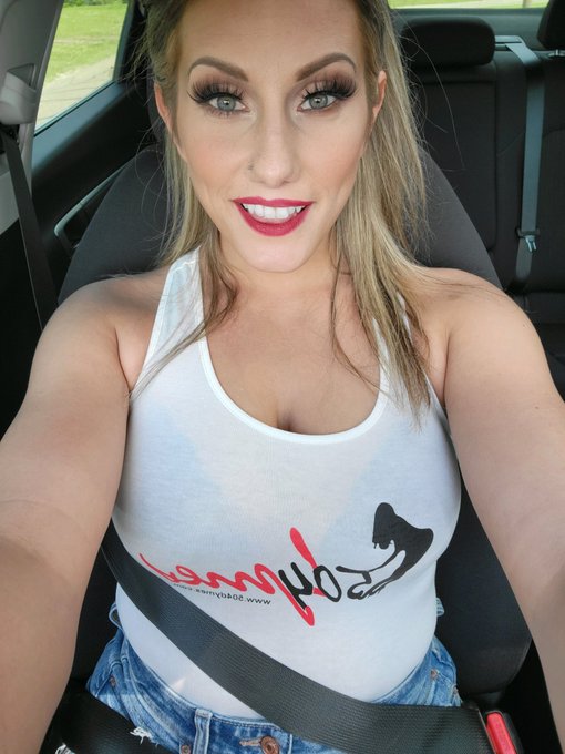 Wheres all my sexy ladies that are gonna be at exxxotica in Chicago coming up here soon? And what booth<a href="/tag/momlife"class="tags"><span>#momlife</span></a>