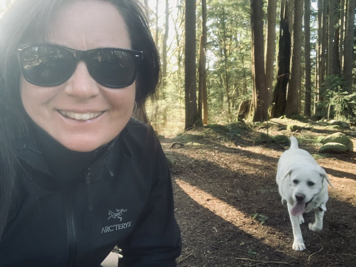 Having a paw-rtner and a plan can make all the difference.❤️🐾🌕🌲🥾 #fieldselfcarestreak heartcareeducators.ca