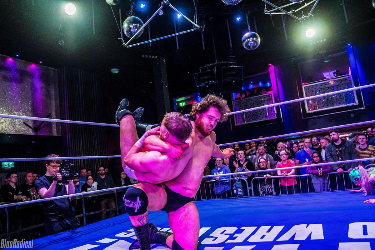 CurtAtlas's tweet photo. A T T A C K
Surprise debut for @ATTACKWrestling on Night 2 of the #AttackisBack Weekender, as a member of the #ringcrewexpress
Just goes to show that you should #alwaysbringyourgear
πΈ - @blue_radical
π€ΌββοΈ - @ATTACKWrestling @jamesellispw #AlleyMcpins @ShaheenWrestler https://t.co/SemT0mHcRw