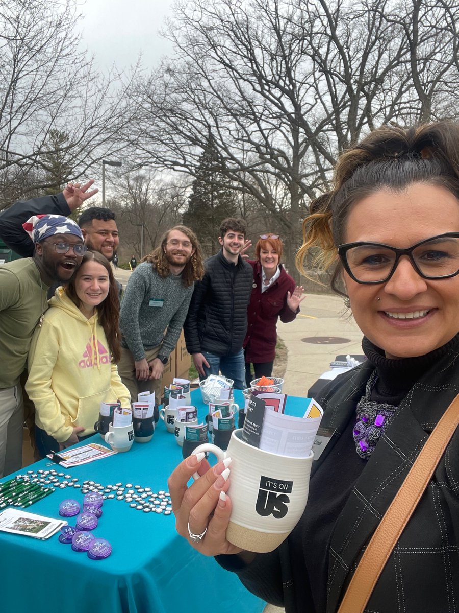SupportMoreMSU's tweet photo. We have a full week of engaging events planned for It's On Us week. For today:  

- Lunch and Learn: Making Boundaries Your Bestie, Brody Hall, Rm 175, 1-2 pm  

- Know More Survey Results Discussion Session, 6-7 pm via Zoom  

More details: https://t.co/EAi5WRlBxo https://t.co/y2uS1QegMH