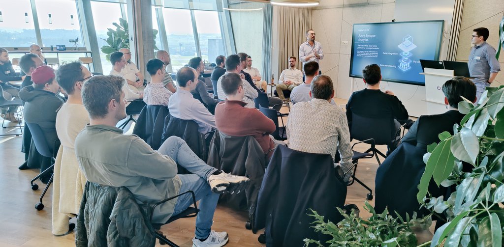 And we kick-off our #azurezurich #meetup about #Azure #Synapse in cooperation with <a href="/isolutionsag/">isolutions AG</a>!